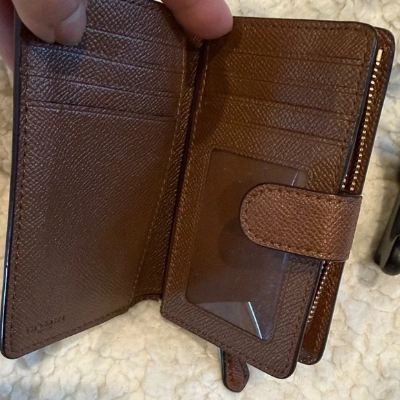Coach tan  Wallet corner zip - Picture 3 of 9